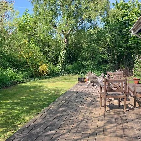 2 Bedroom Beautiful In Hébergement de vacances