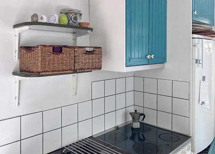2 Bedroom Beautiful In Дом отдыха *