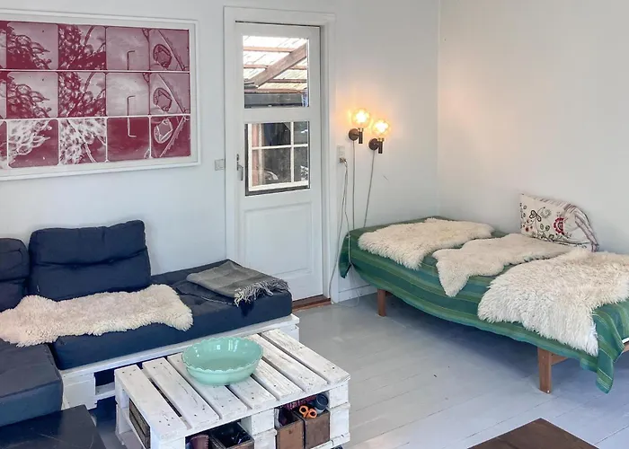 Дом отдыха 2 Bedroom Beautiful In *